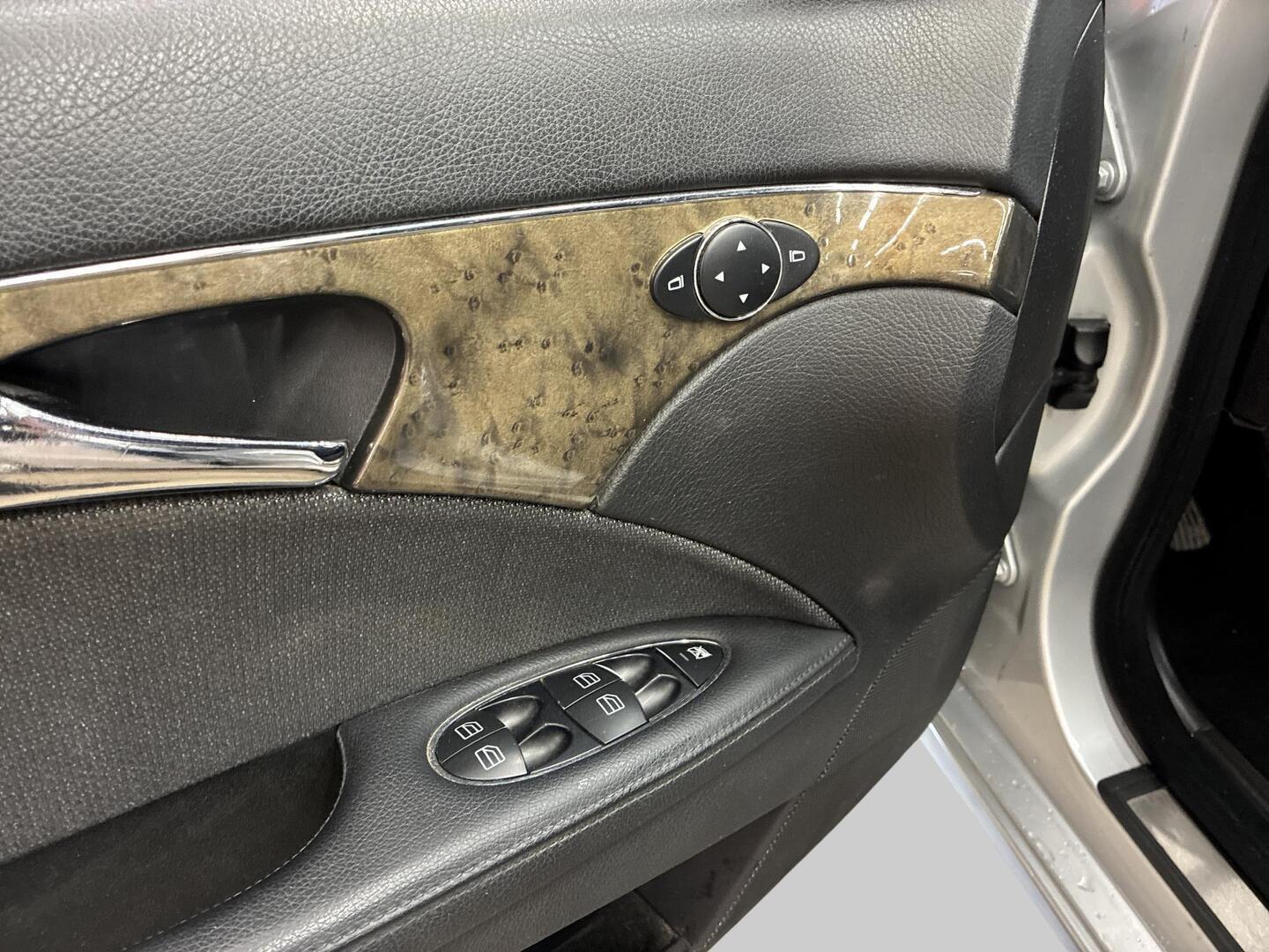 MERCEDES-BENZ E 2008