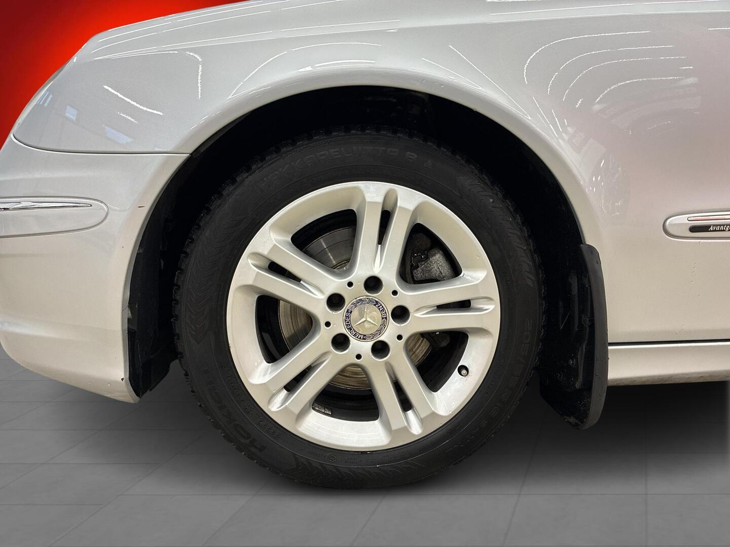 MERCEDES-BENZ E 2008