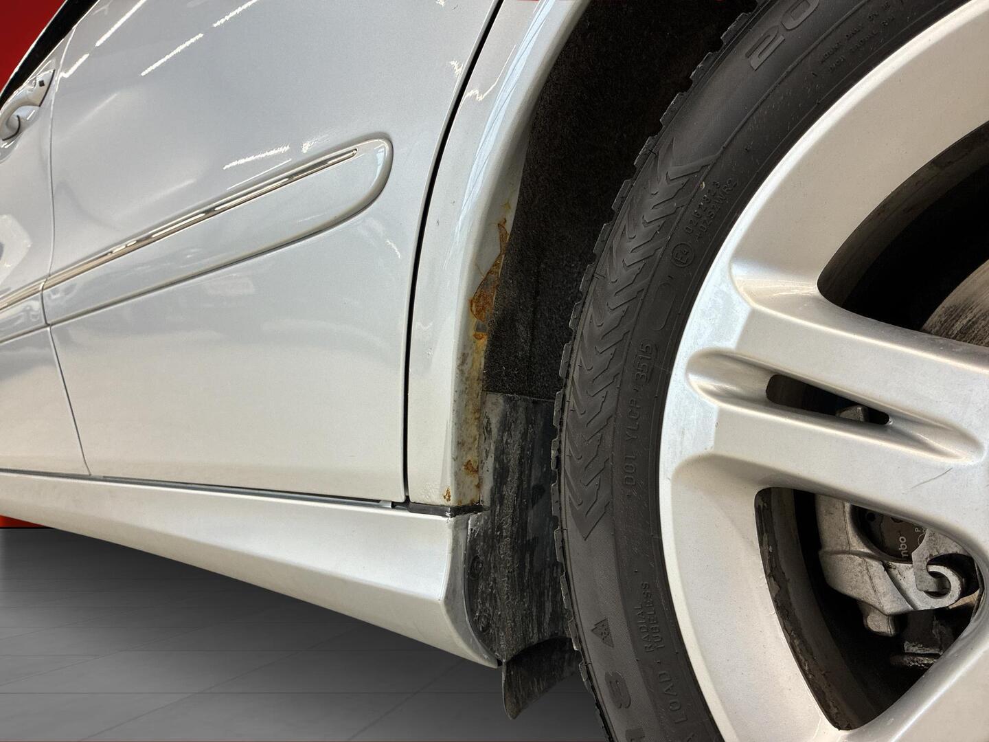 MERCEDES-BENZ E 2008