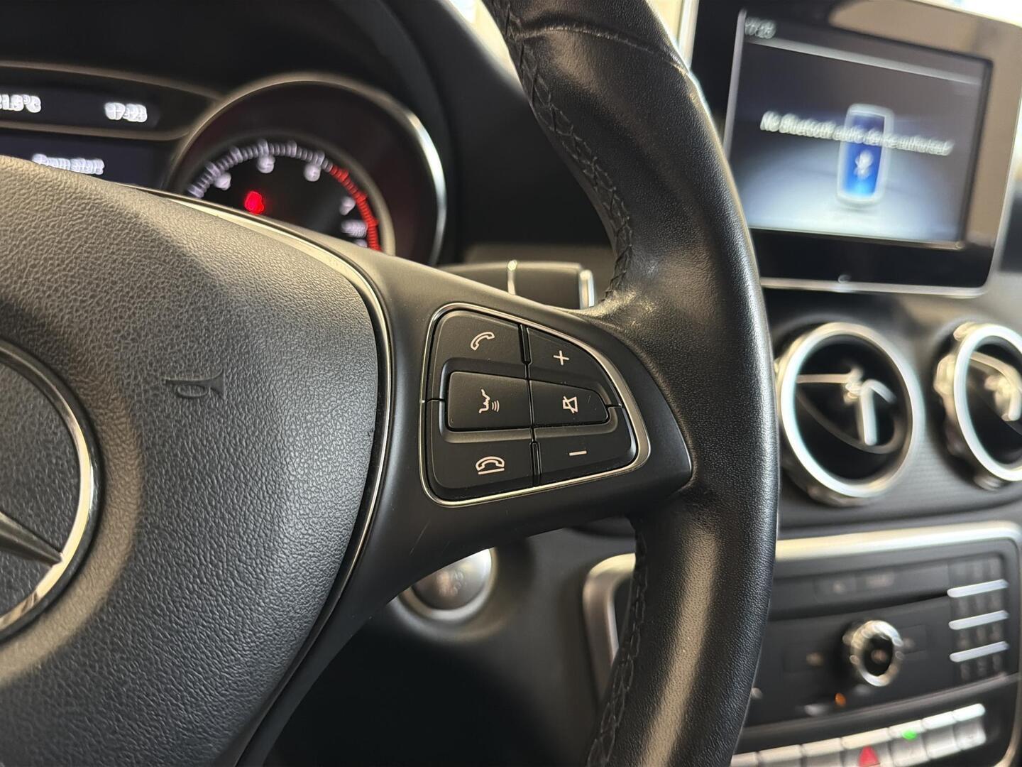MERCEDES-BENZ GLA 2019