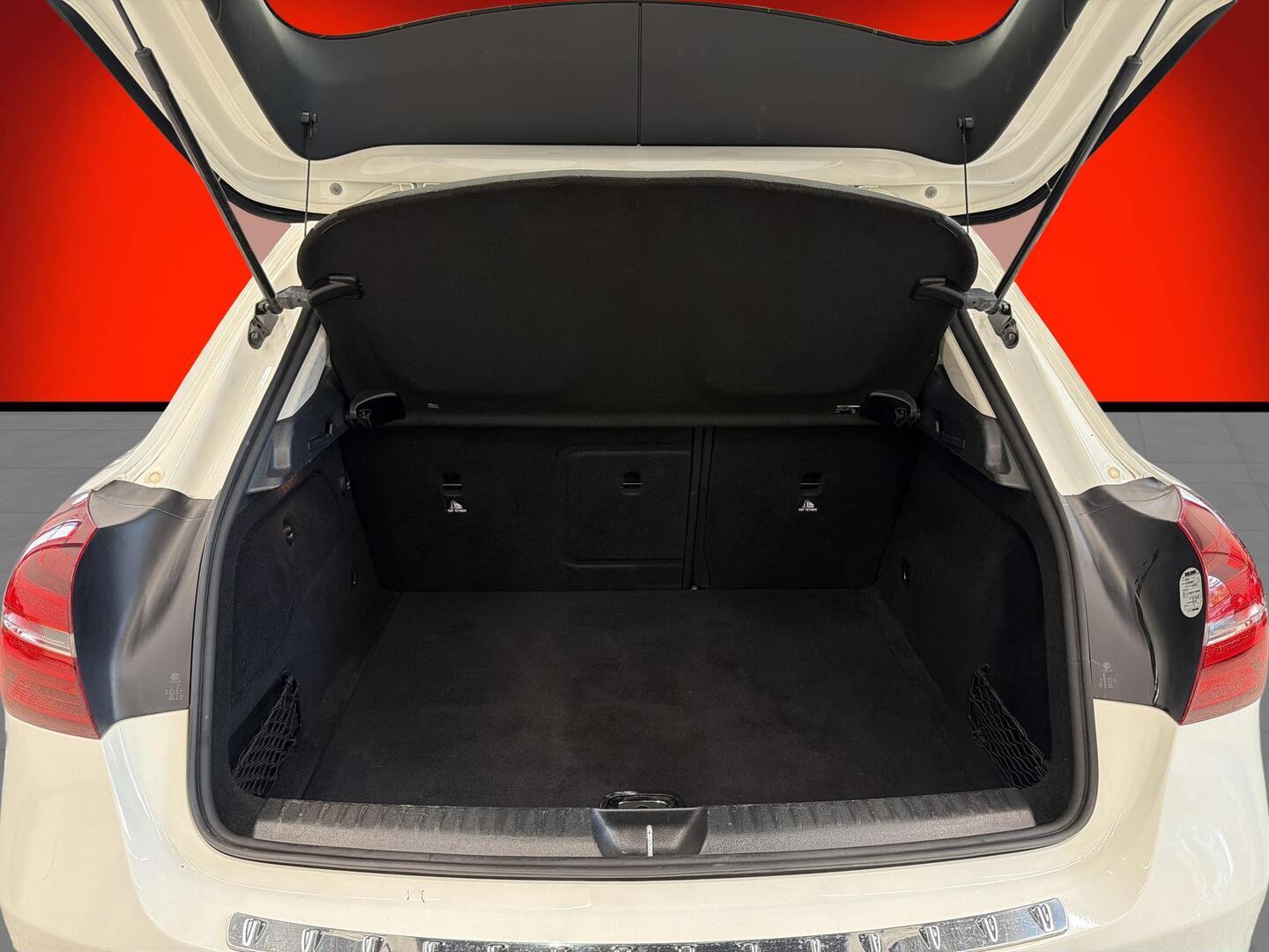 MERCEDES-BENZ GLA 2019