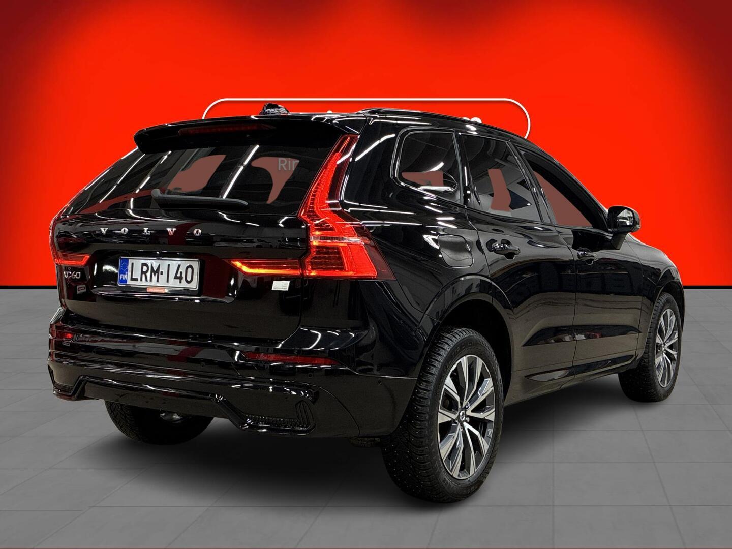 VOLVO XC60 2023
