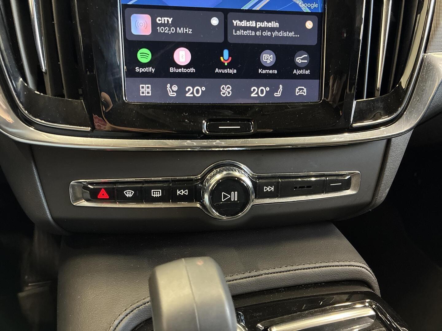 VOLVO V90 2023