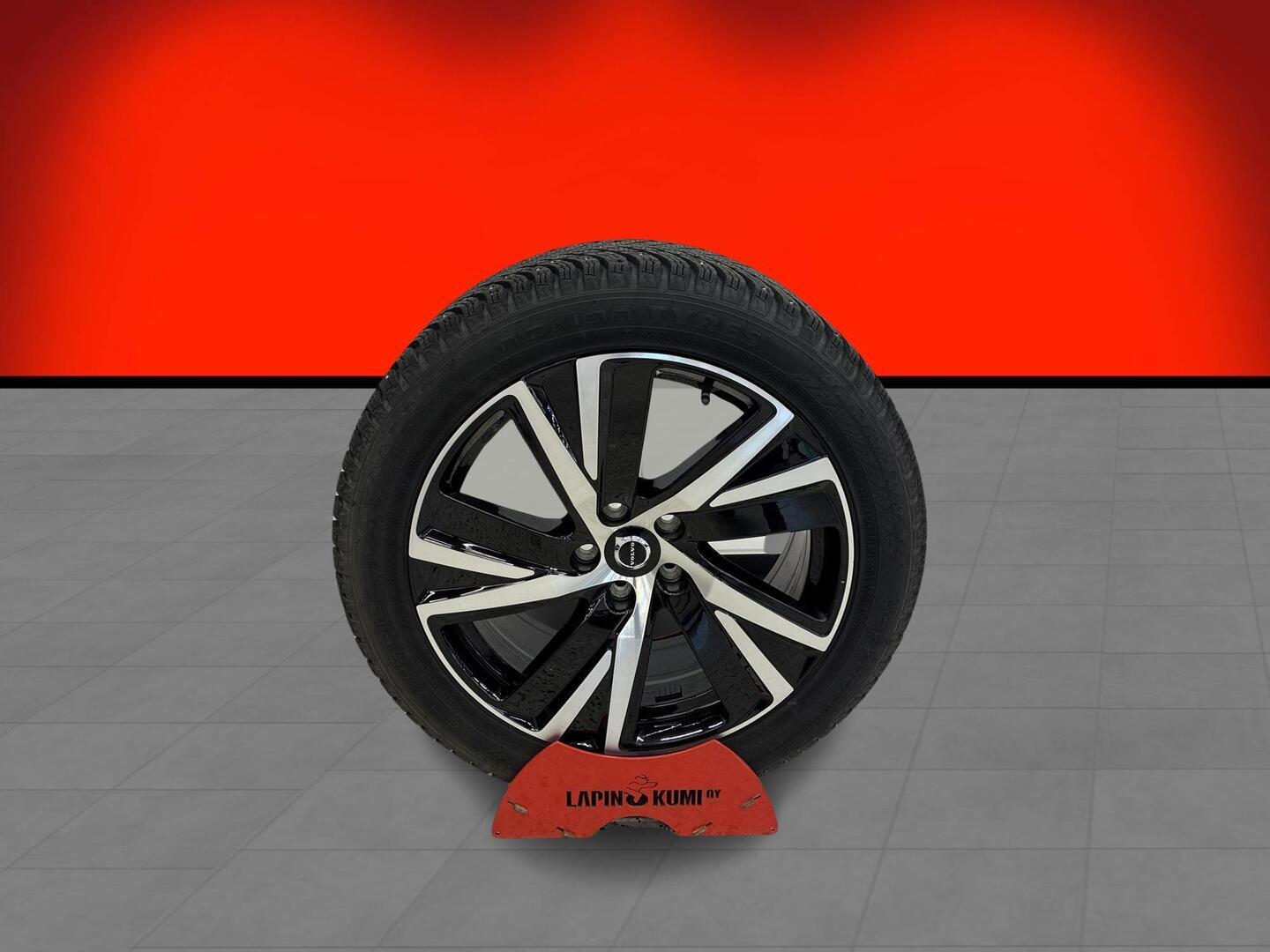 VOLVO V90 2023