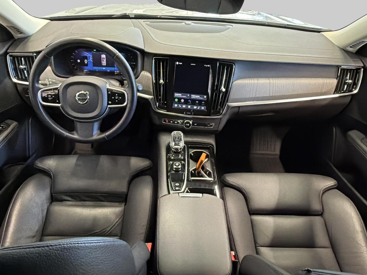 VOLVO V90 2022