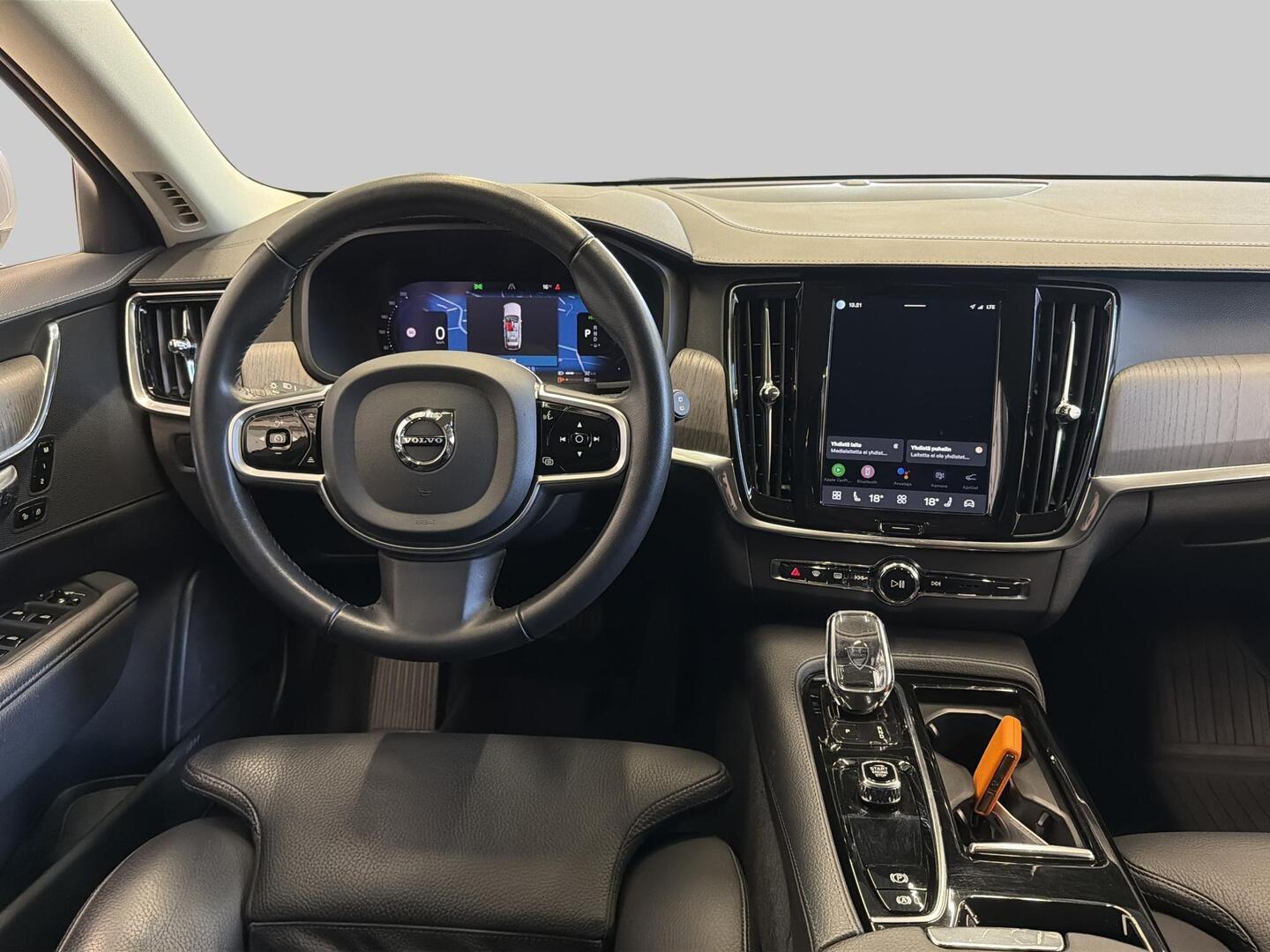 VOLVO V90 2022