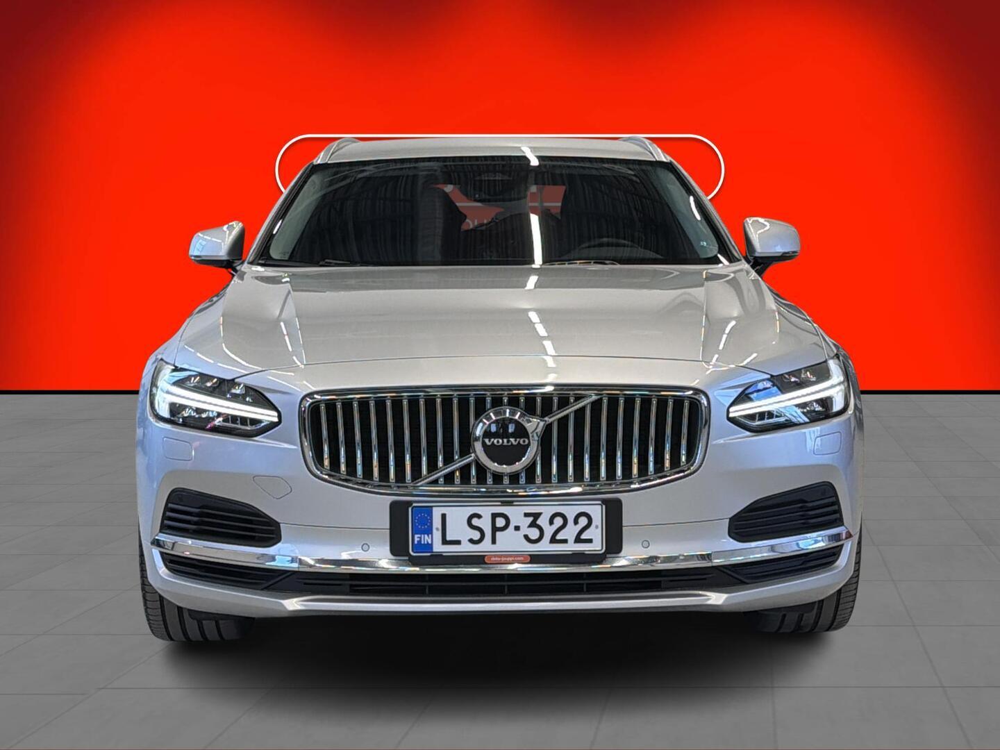 VOLVO V90 2022