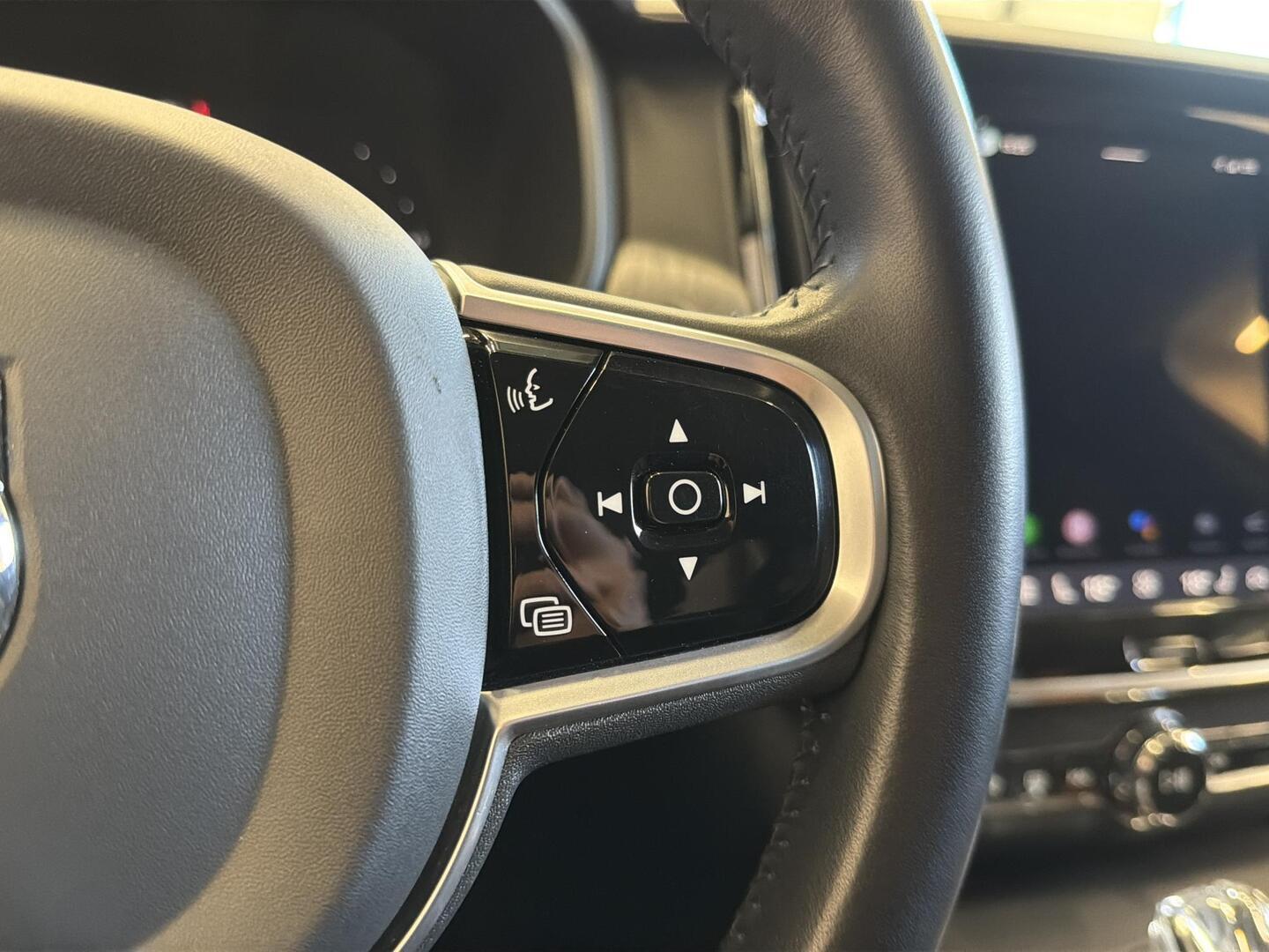VOLVO V90 2022