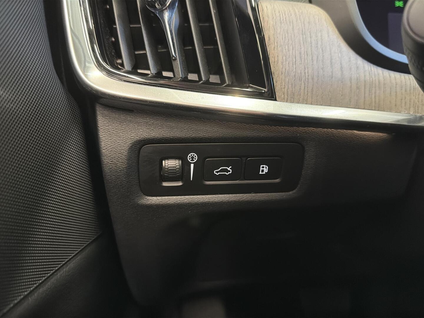 VOLVO V90 2022