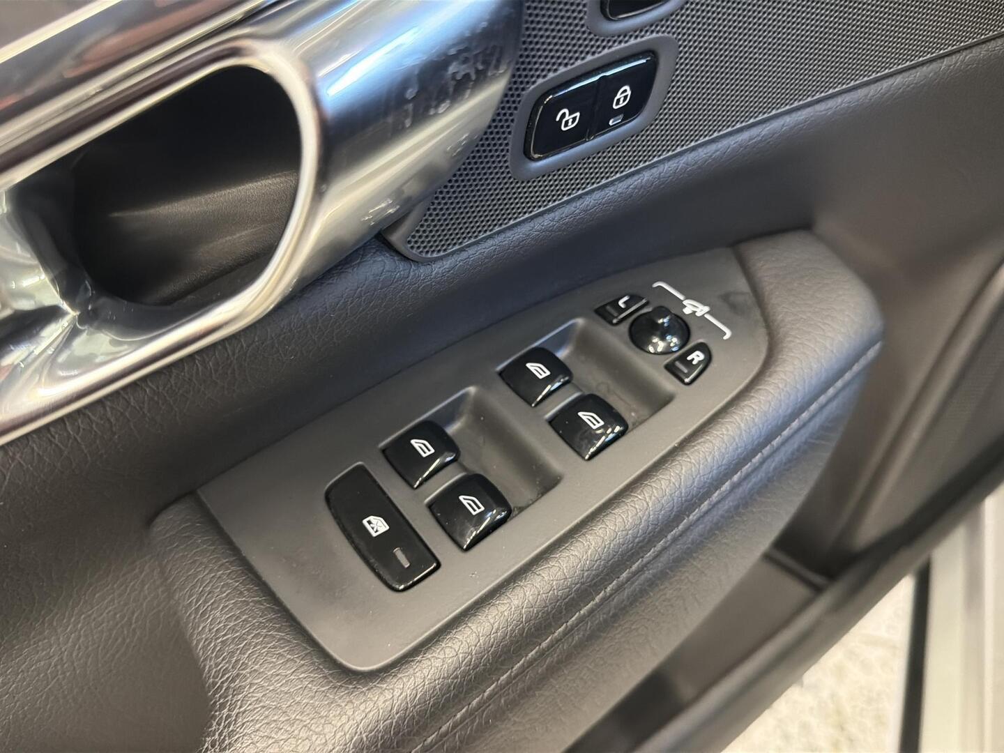 VOLVO V90 2022