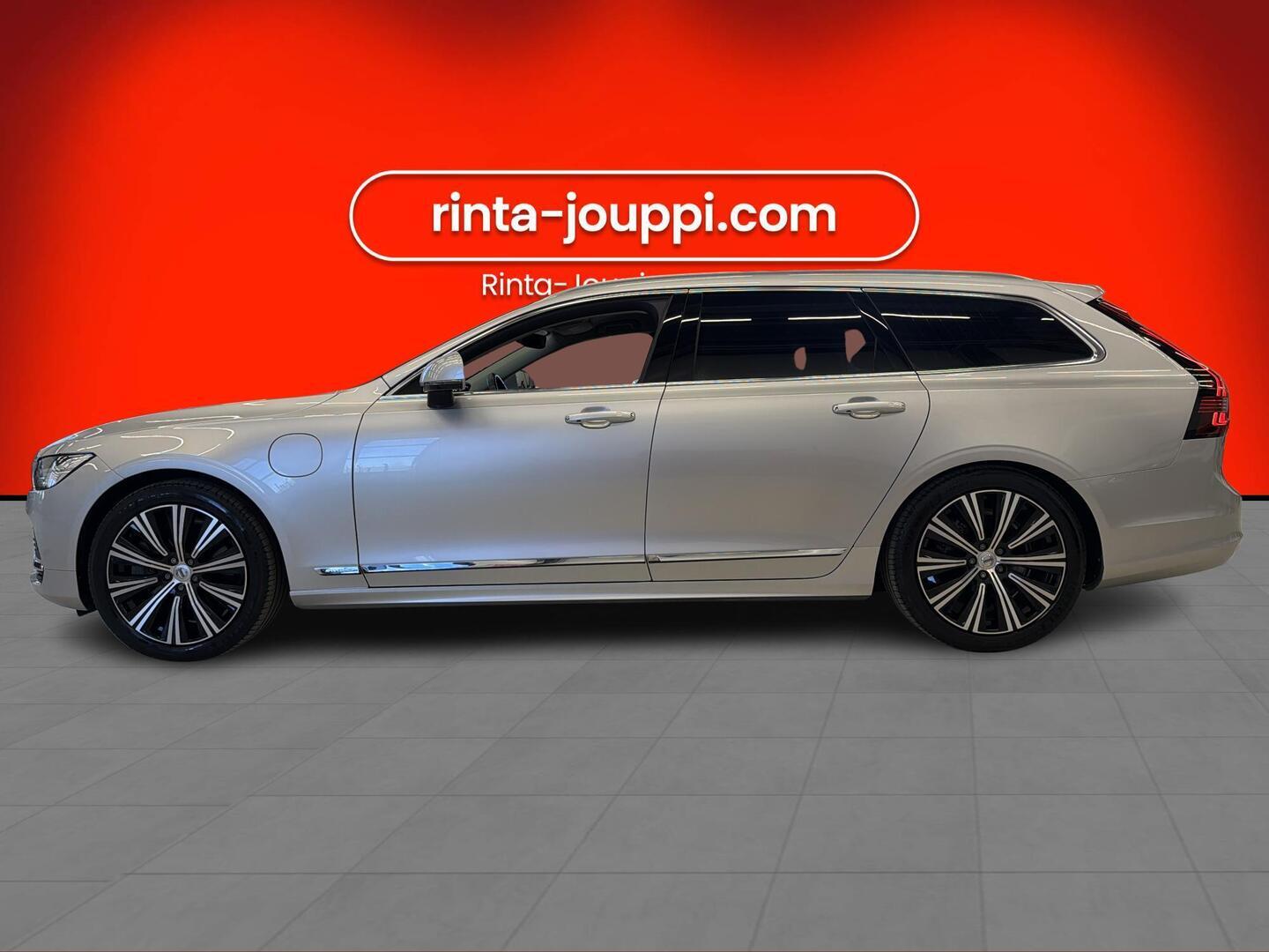 VOLVO V90 2022