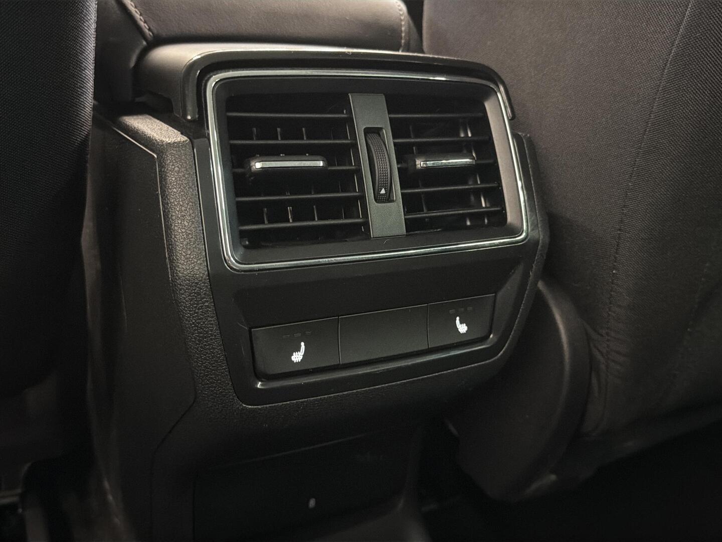 SKODA Karoq 2023