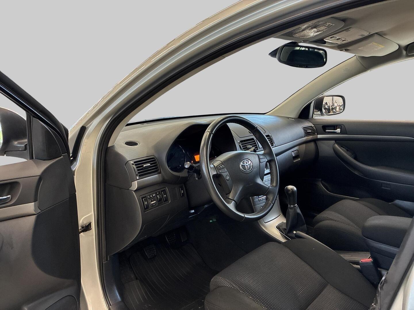 TOYOTA Avensis 2007