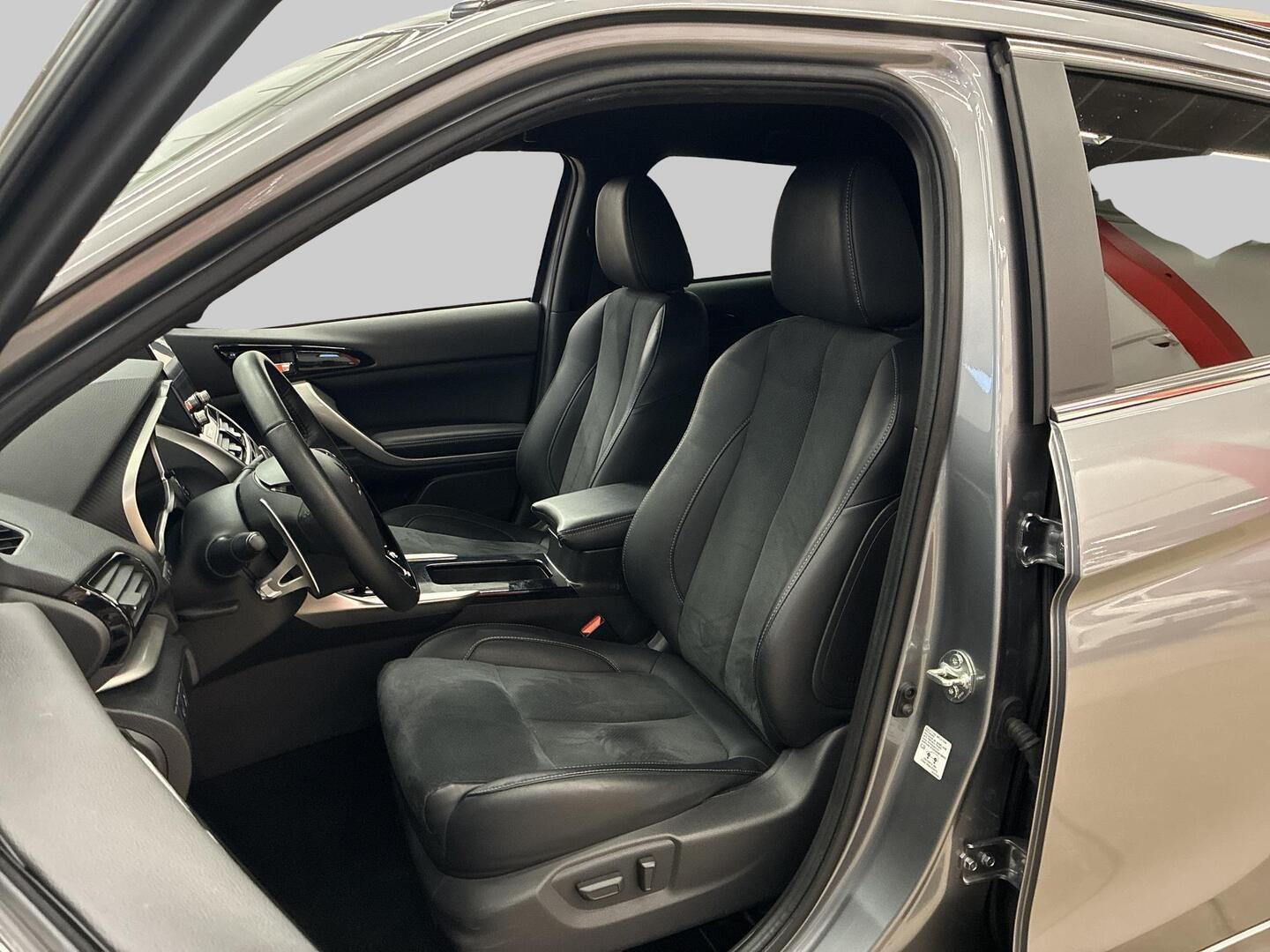 MITSUBISHI ECLIPSE CROSS 2024