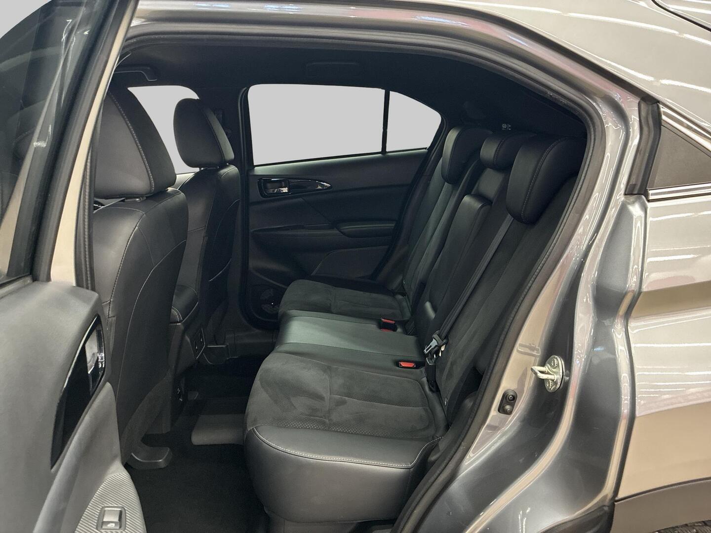 MITSUBISHI ECLIPSE CROSS 2024