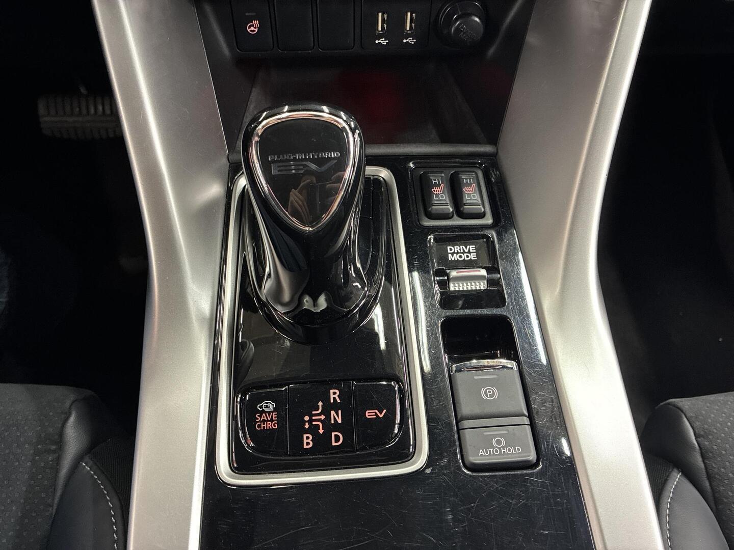 MITSUBISHI ECLIPSE CROSS 2024