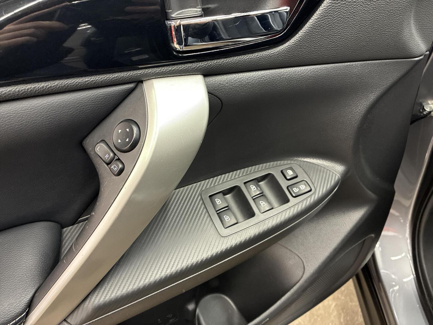 MITSUBISHI ECLIPSE CROSS 2024