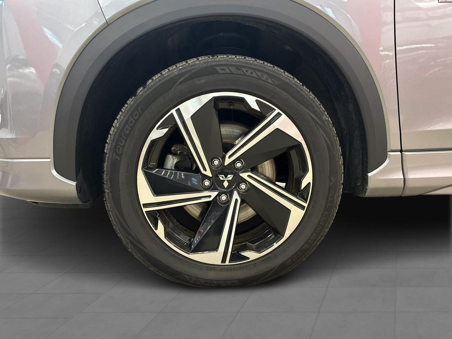 MITSUBISHI ECLIPSE CROSS 2024