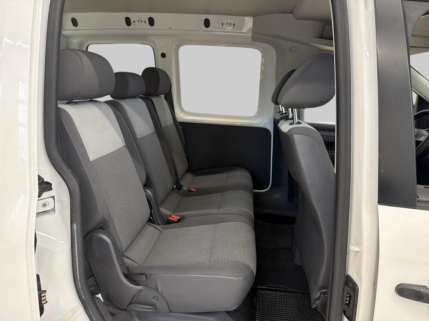 VOLKSWAGEN Caddy 2011