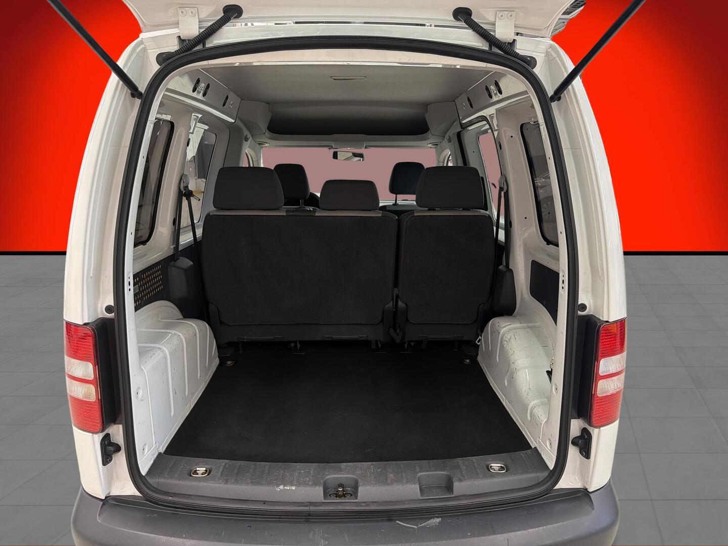 VOLKSWAGEN Caddy 2011