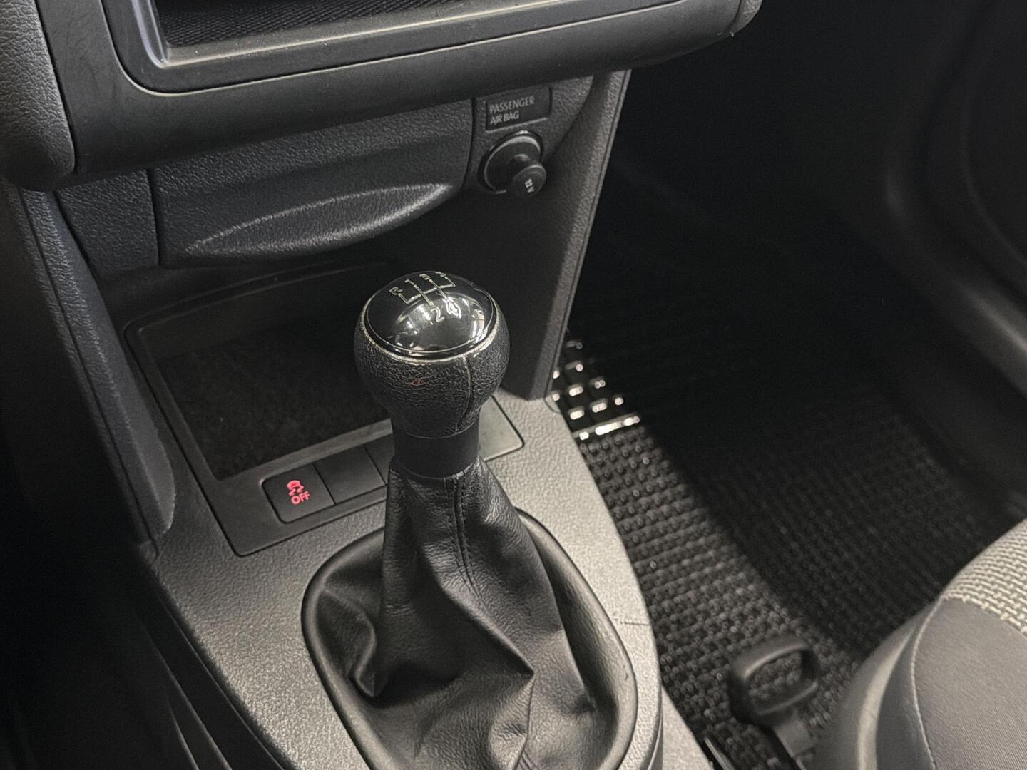 VOLKSWAGEN Caddy 2011