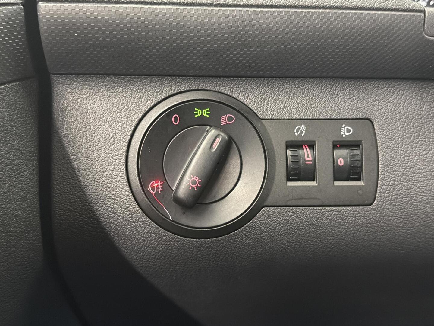 VOLKSWAGEN Caddy 2011