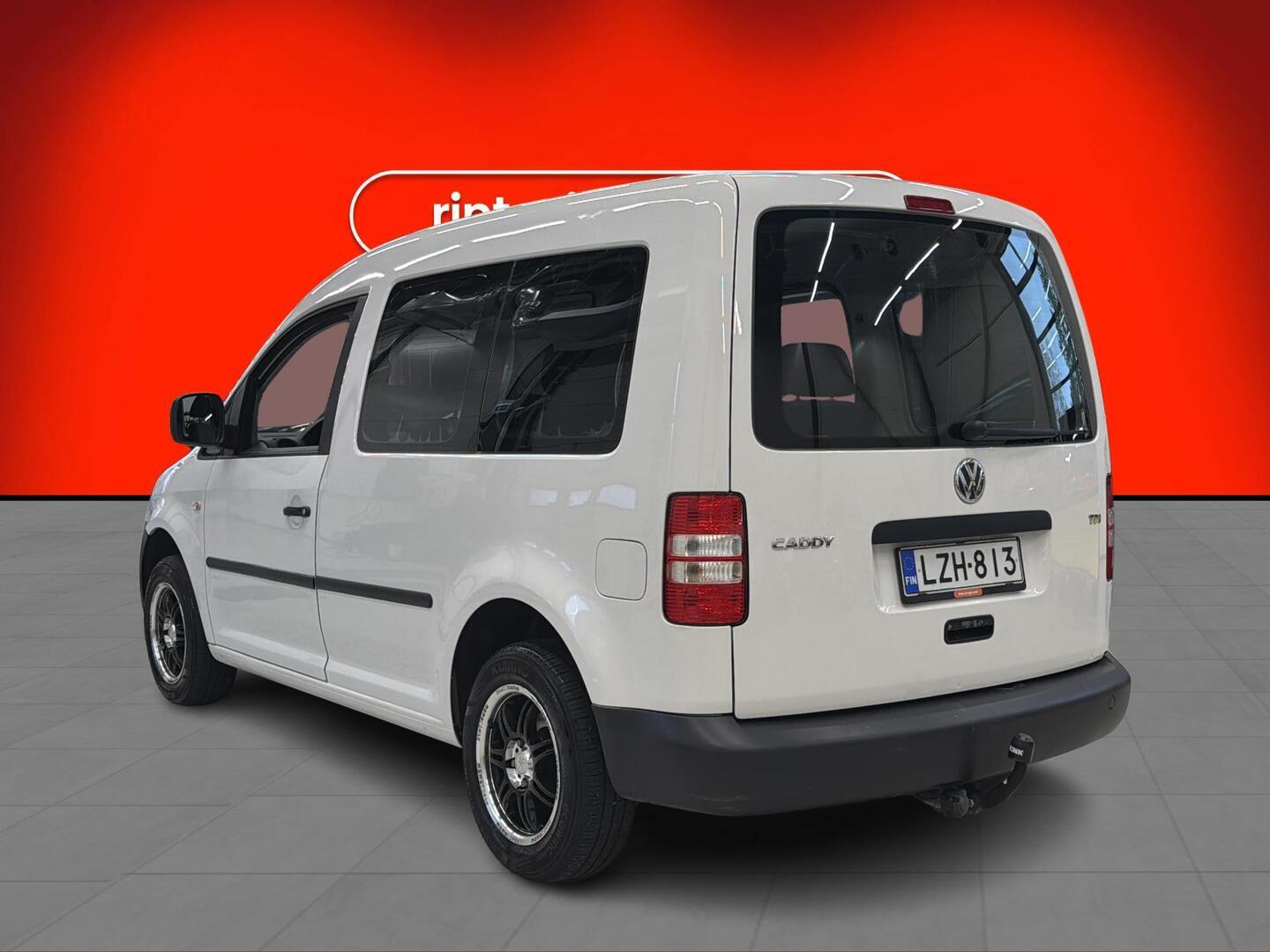 VOLKSWAGEN Caddy 2011