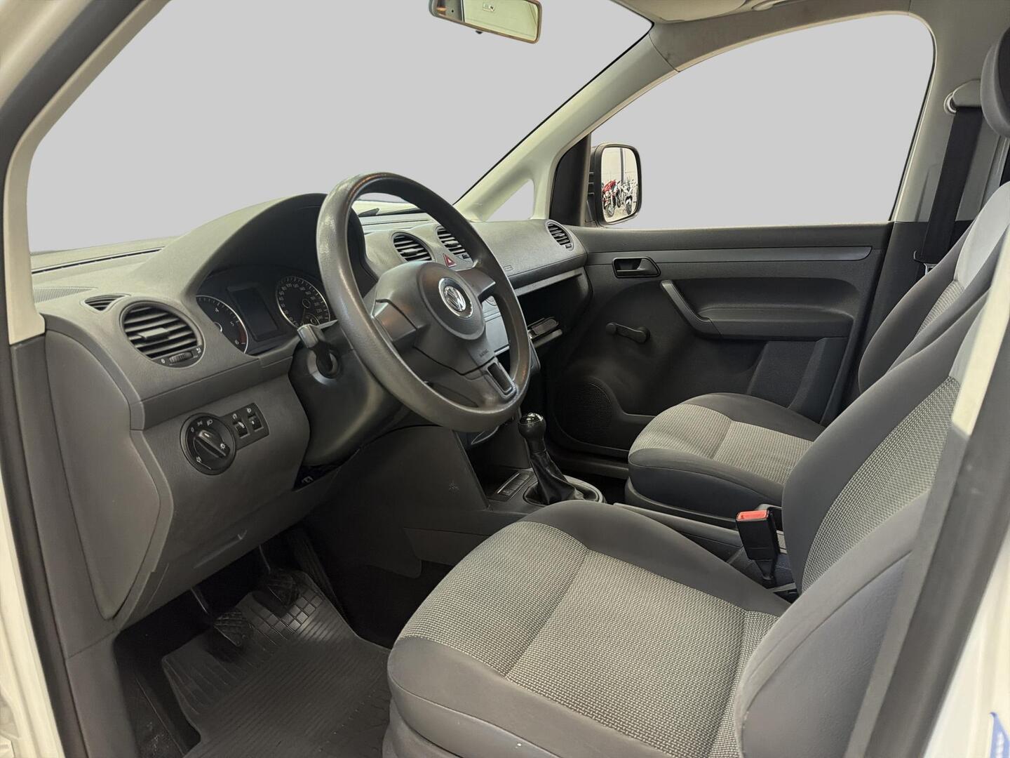 VOLKSWAGEN Caddy 2011