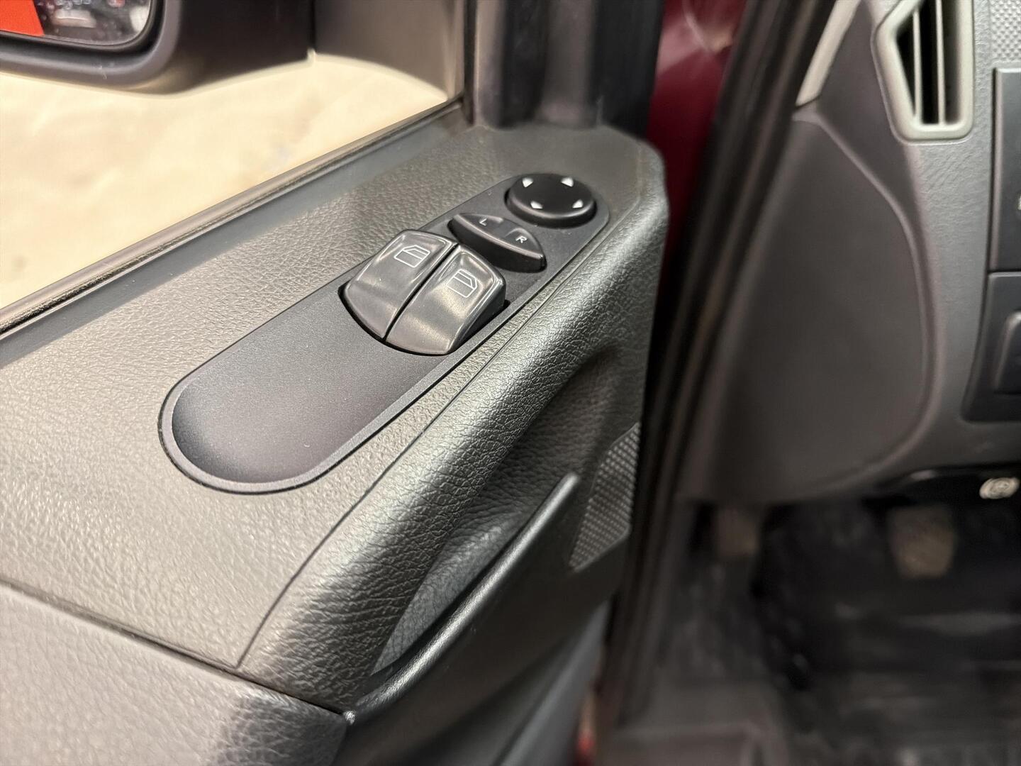 MERCEDES-BENZ Vito 2012