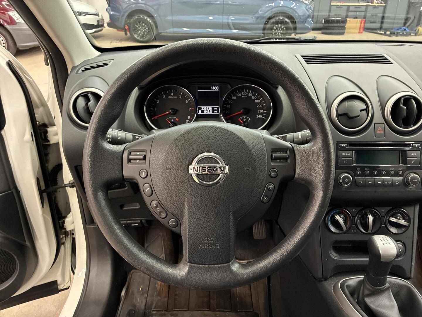 NISSAN Qashqai 2012
