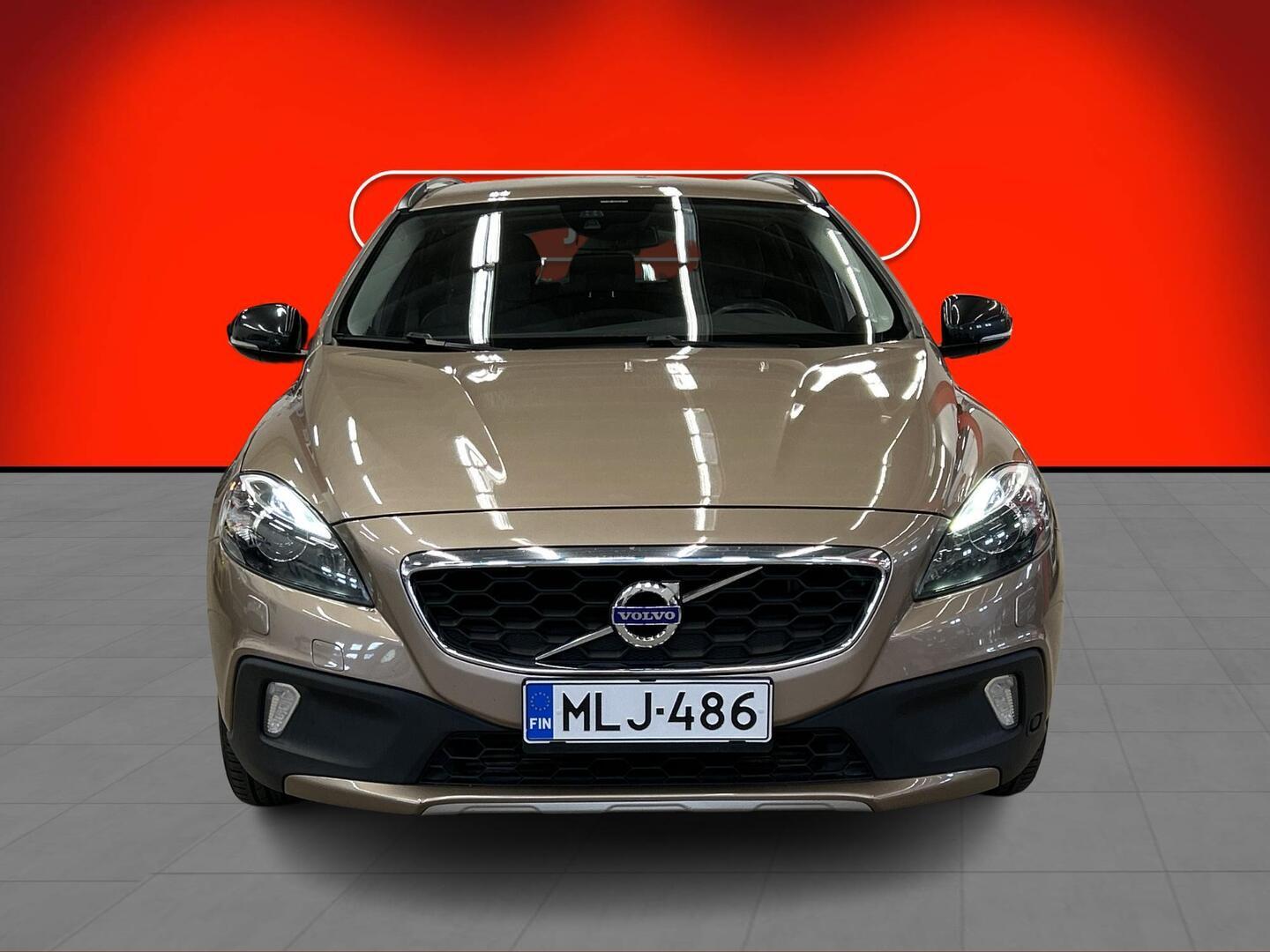 VOLVO V40 Cross Country 2013