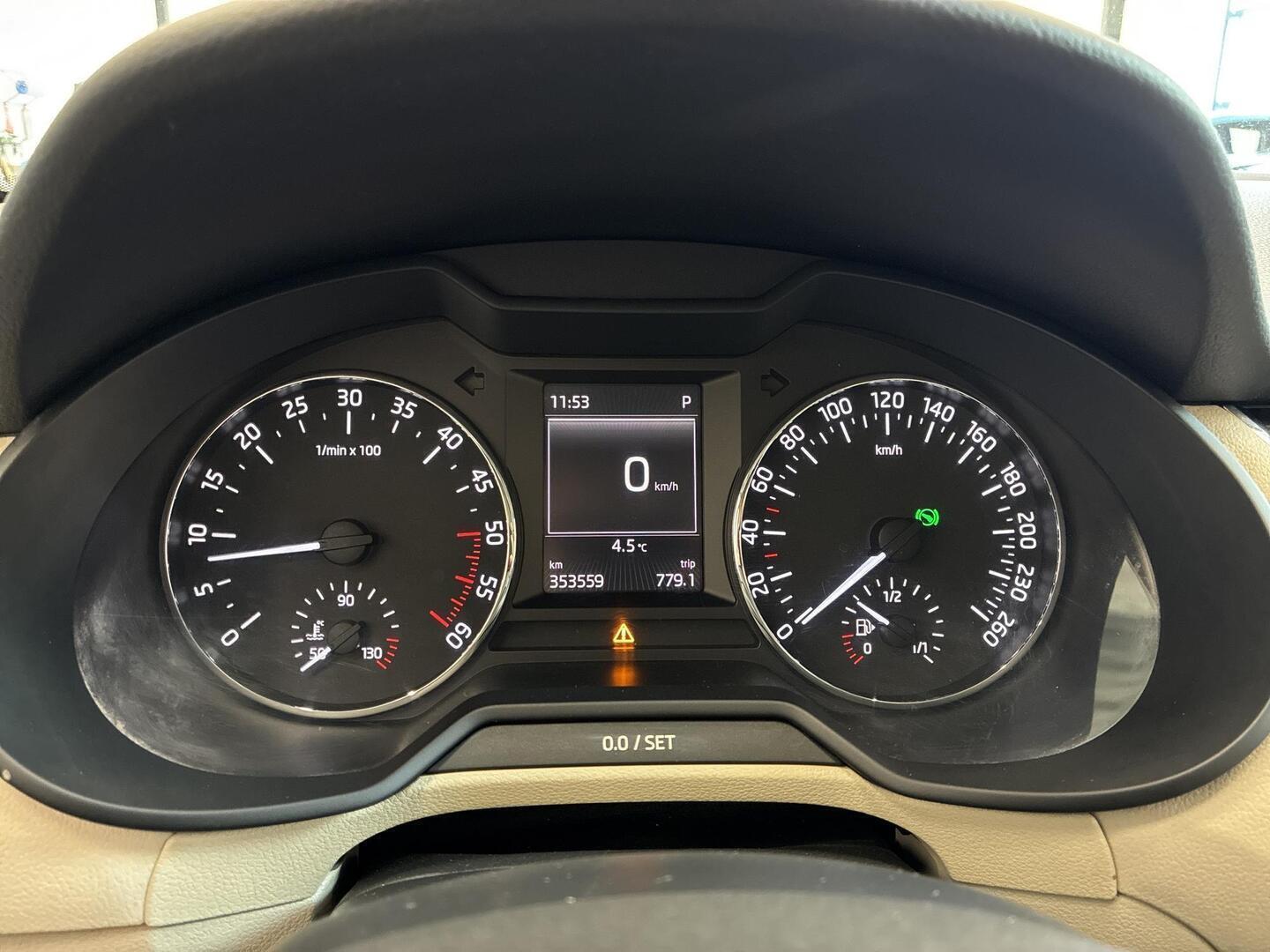 SKODA Octavia 2013