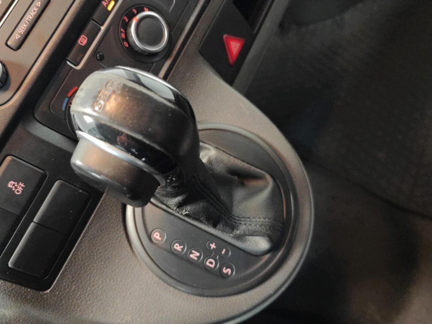 VOLKSWAGEN Transporter 2014