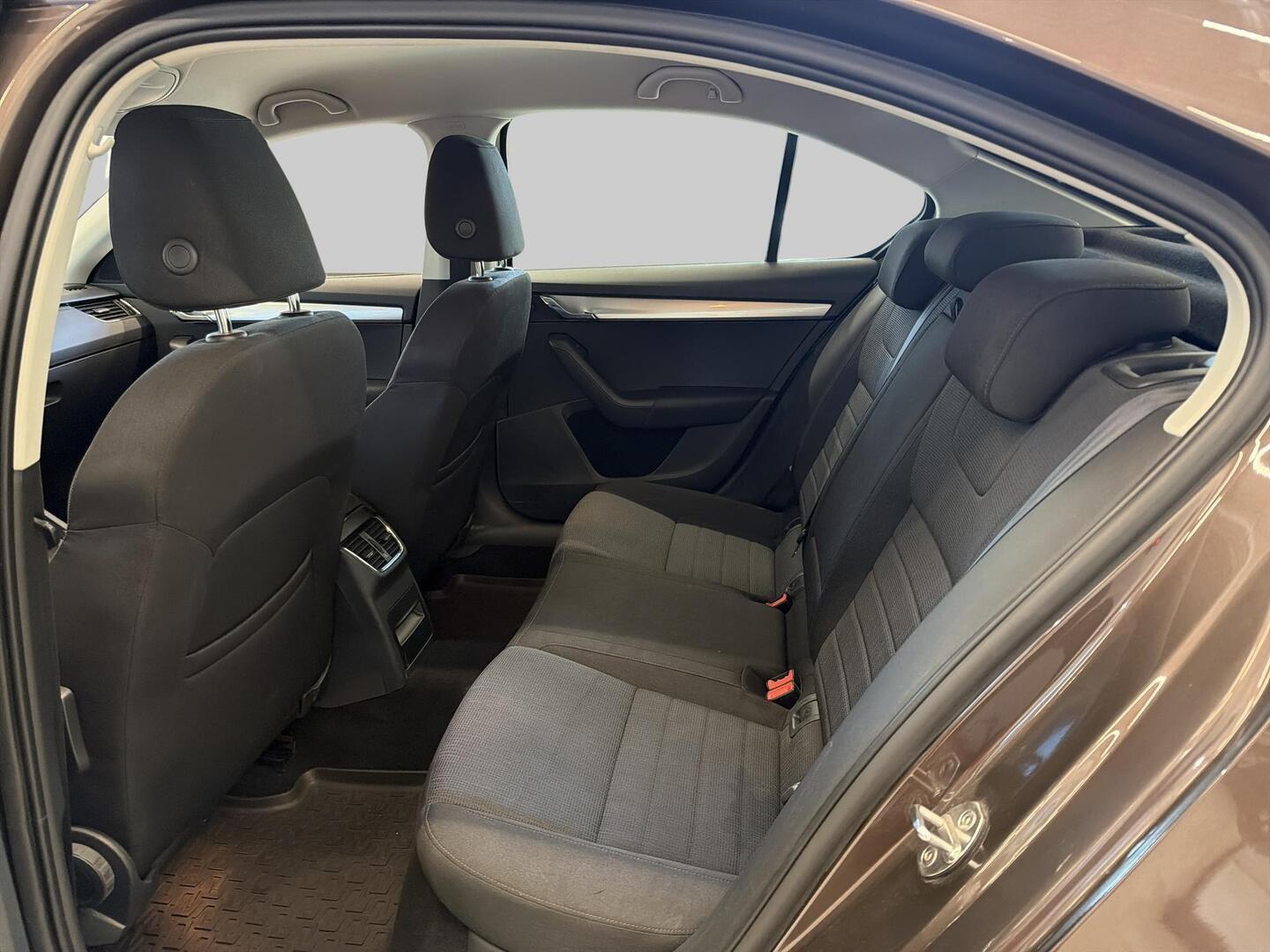 SKODA Octavia 2015