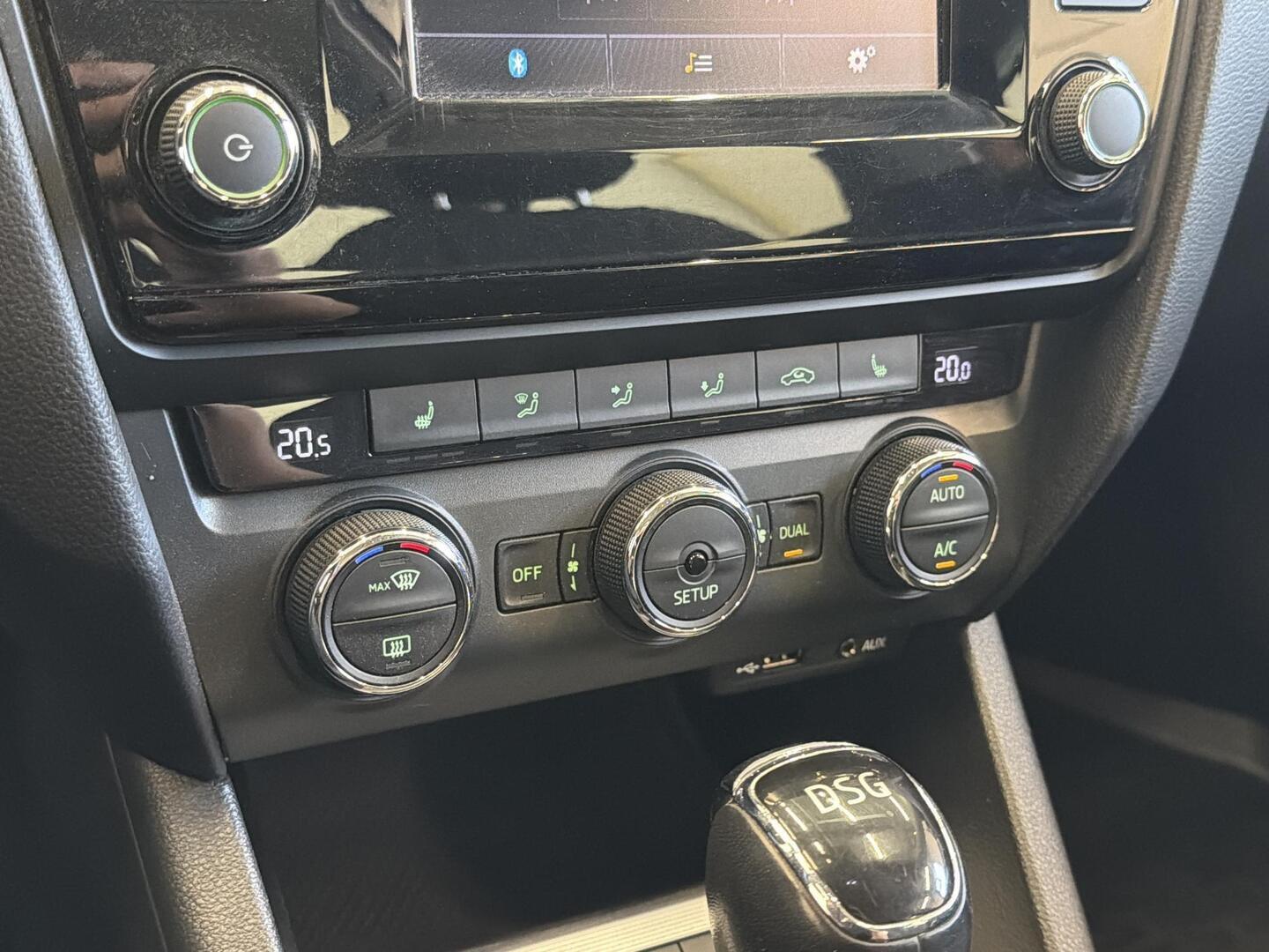 SKODA Octavia 2015
