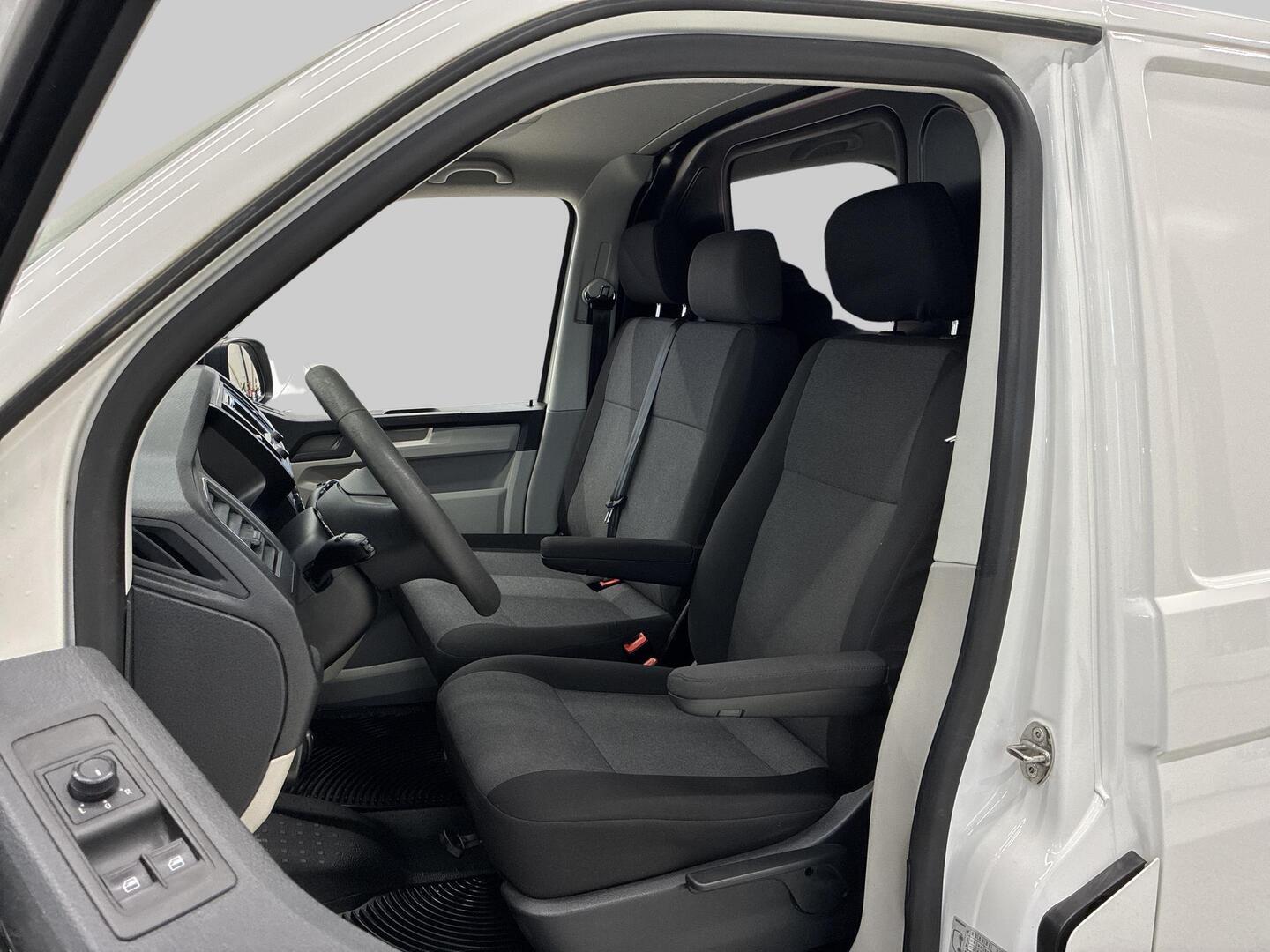 VOLKSWAGEN Transporter 2018
