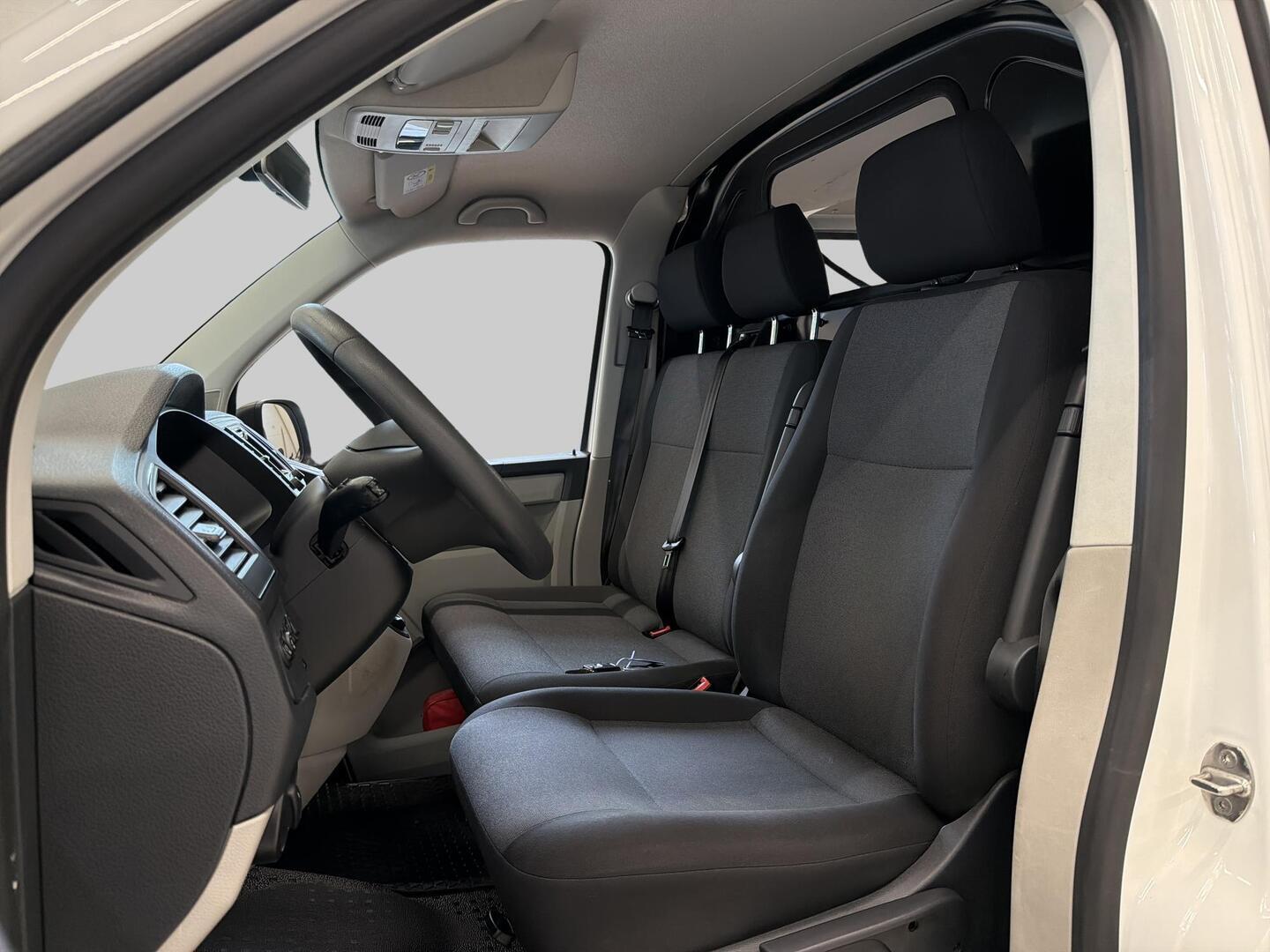 VOLKSWAGEN Transporter 2019