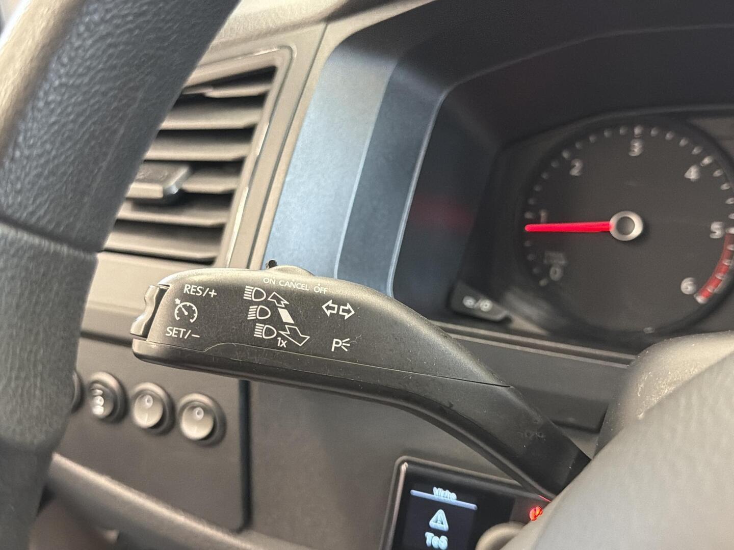 VOLKSWAGEN Transporter 2019