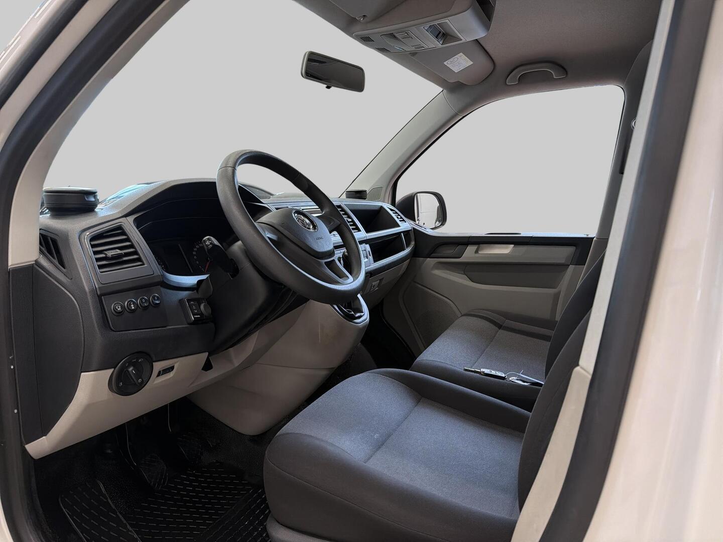 VOLKSWAGEN Transporter 2019