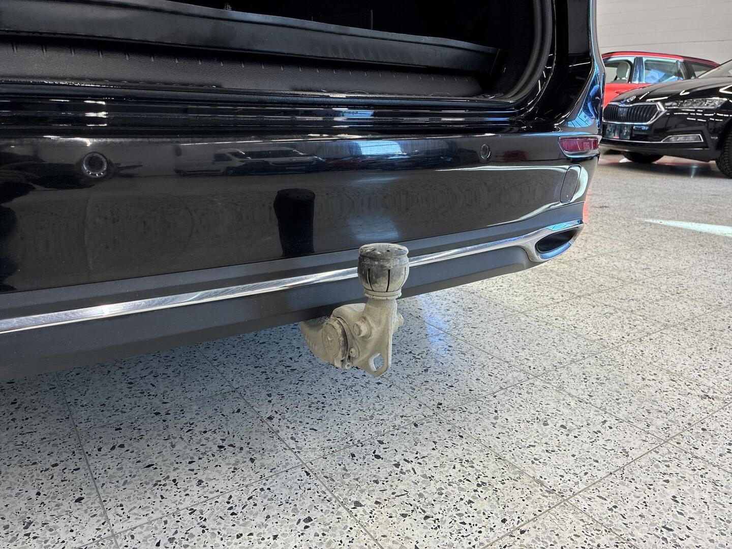 MERCEDES-BENZ C 2023