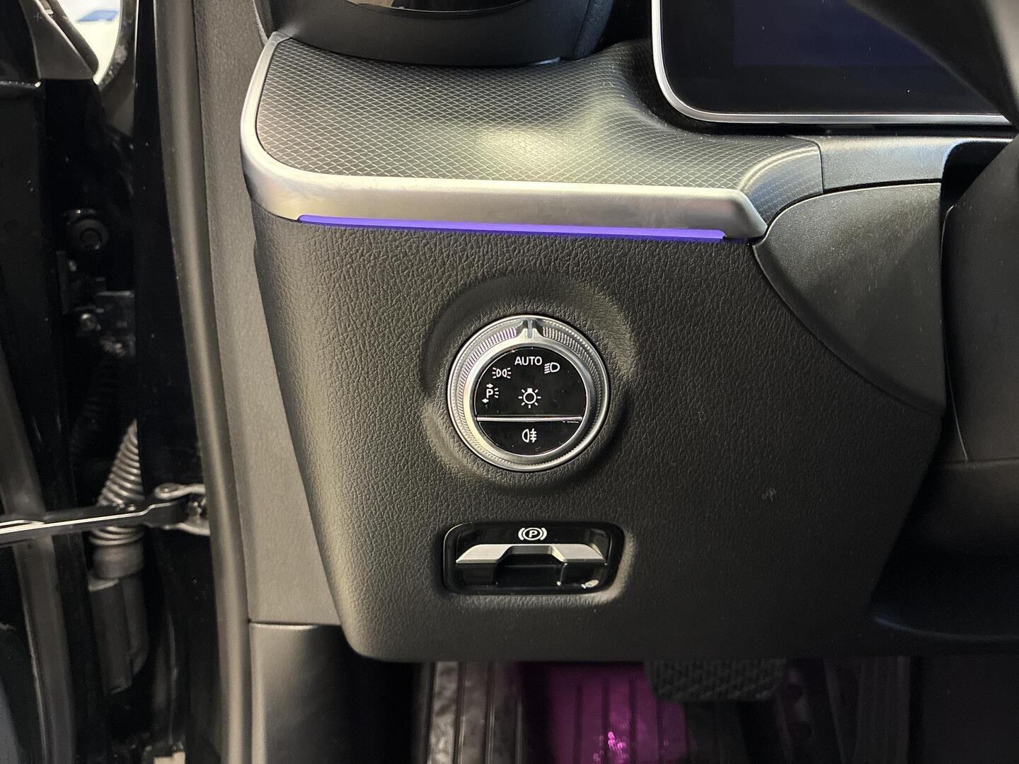 MERCEDES-BENZ C 2023