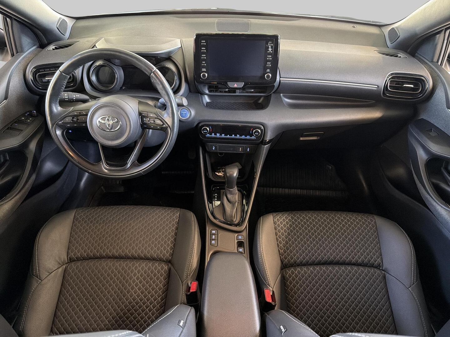 TOYOTA YARIS 2021