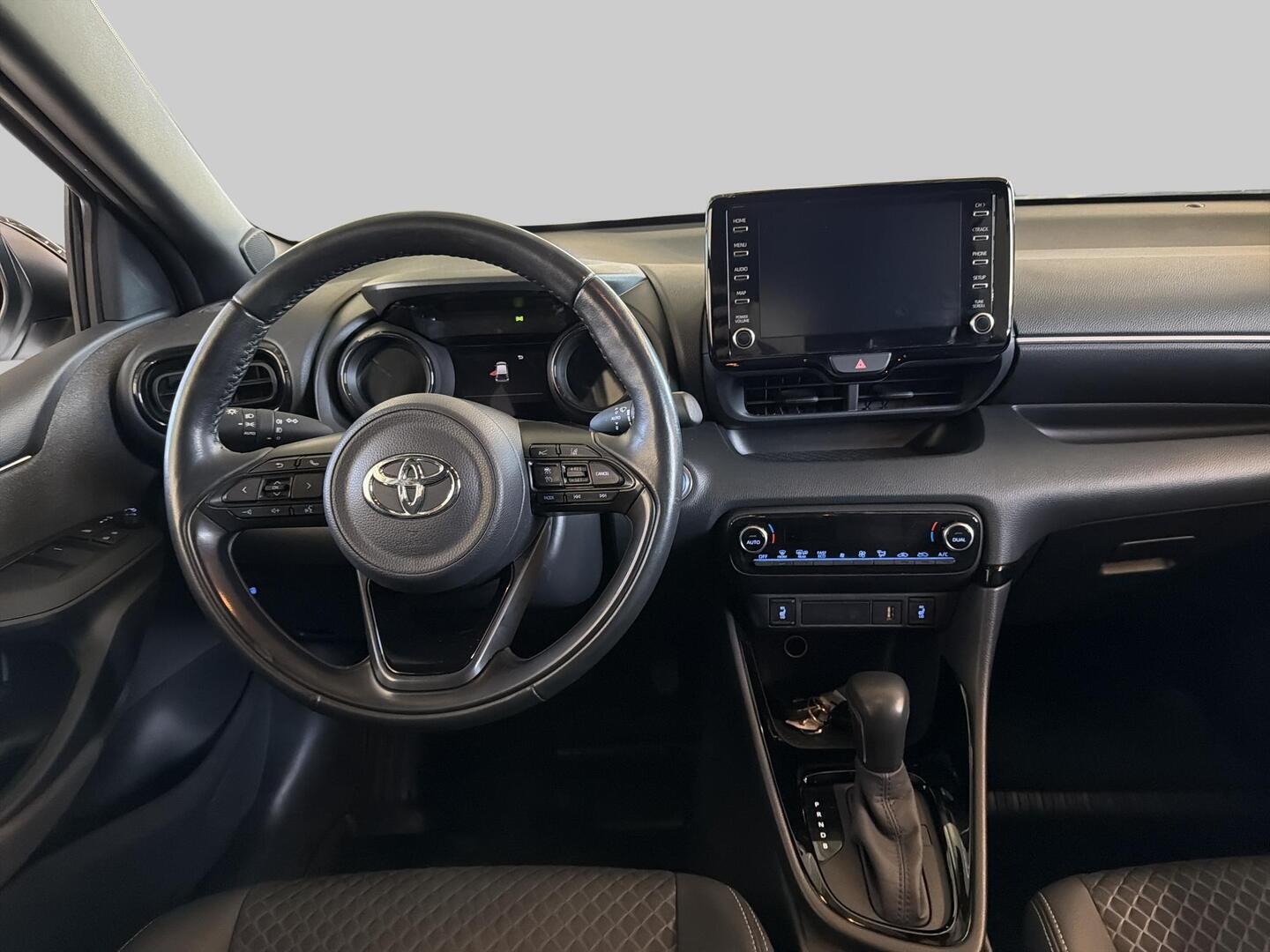 TOYOTA YARIS 2021