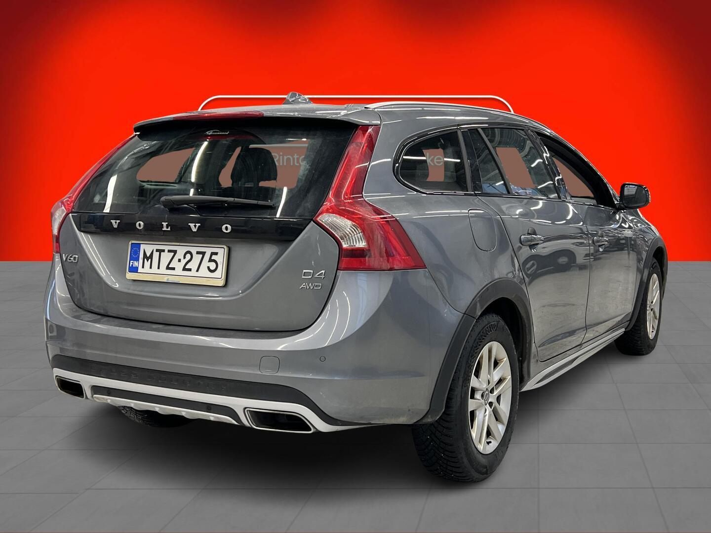 VOLVO V60 Cross Country 2017