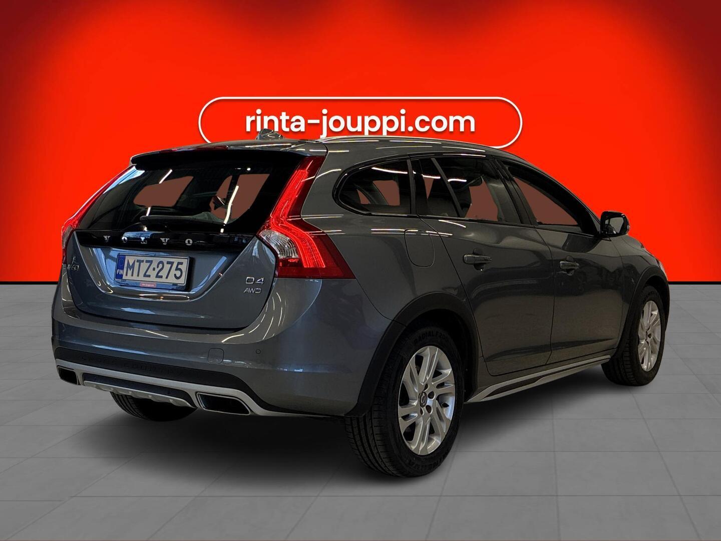 VOLVO V60 Cross Country 2017