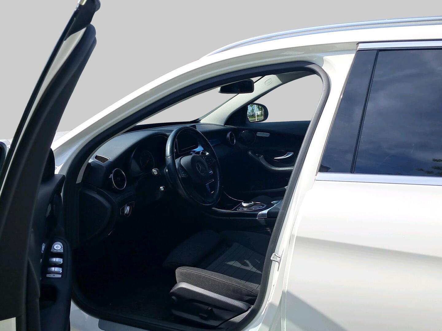 MERCEDES-BENZ C 2016