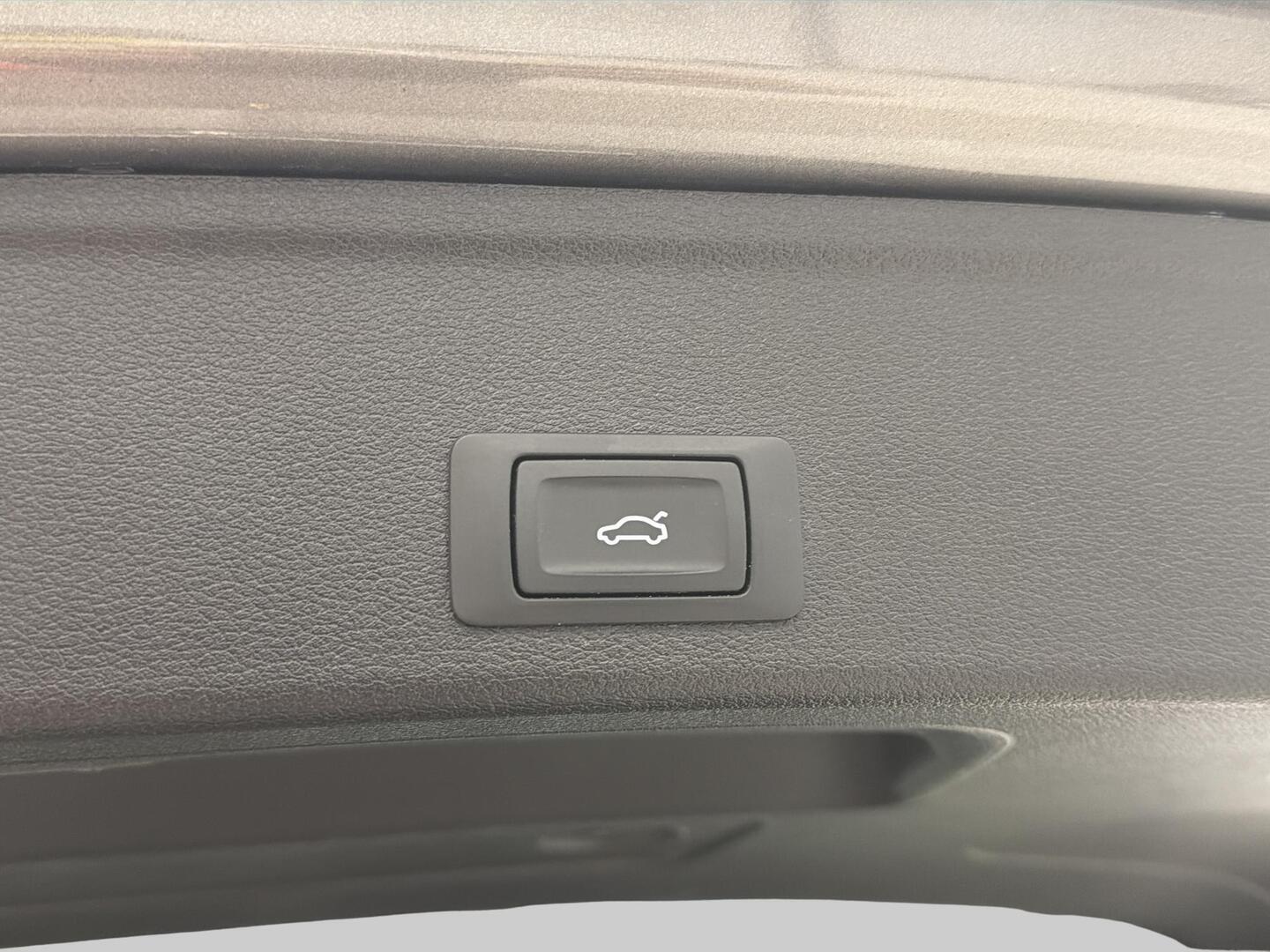 AUDI A4 2020