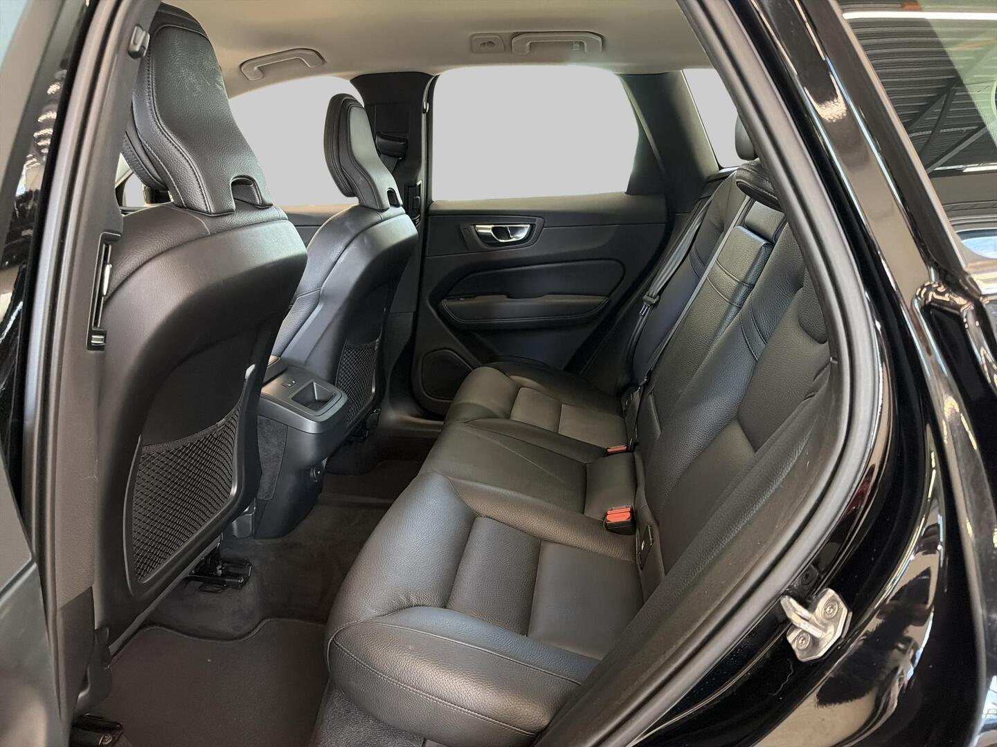 VOLVO XC60 2021