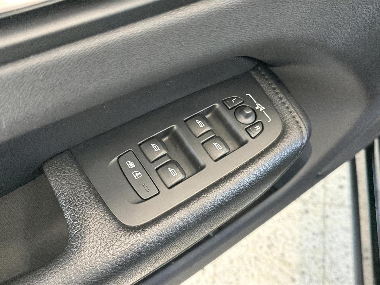 VOLVO XC60 2021