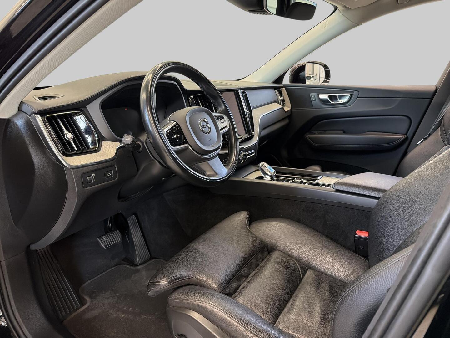 VOLVO XC60 2021